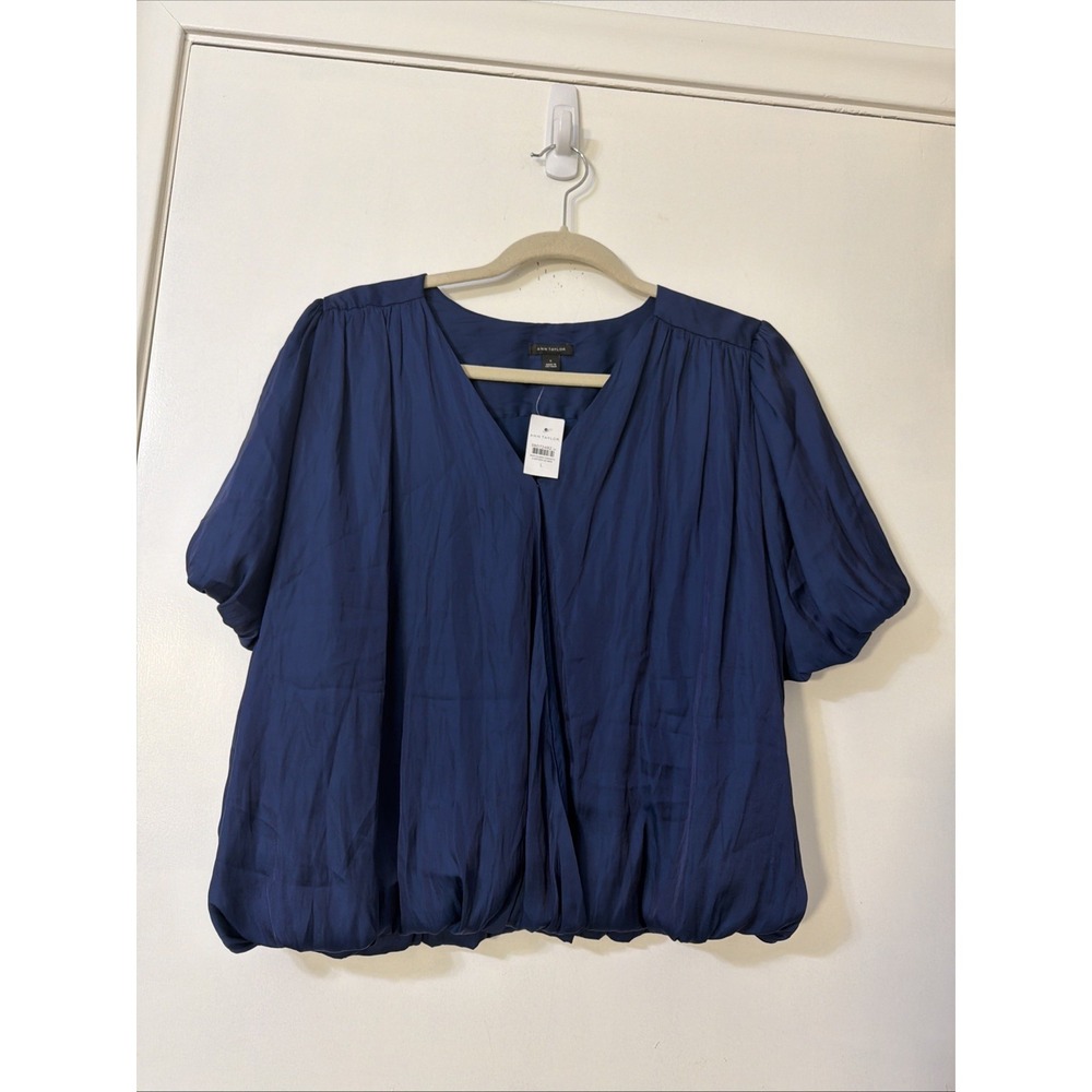 Ann Taylor Navy Blue Short Sleeve V-Neck Blouse